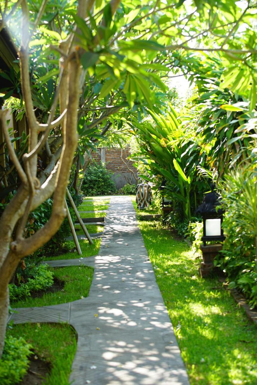 Oma In Pemuteran Bali Apartment Exterior photo